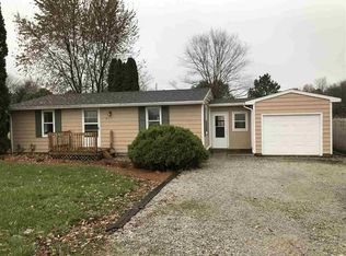 212 Clingerman Ave, Churubusco, IN 46723