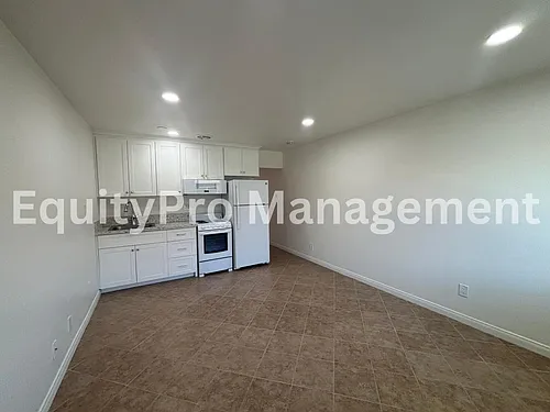 7043 Pickering Ave #6 Photo 1 7043 Pickering Ave #6 Photo 1