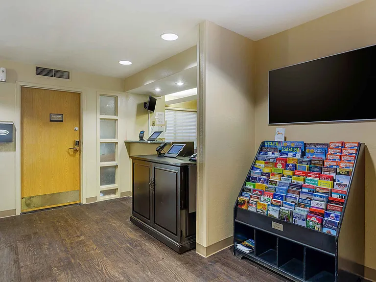 Lobby and Guest Check-in