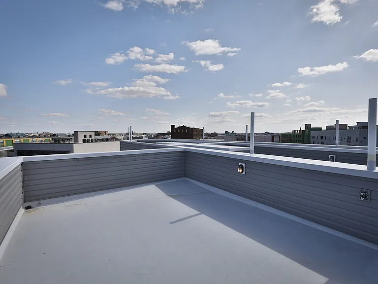 2445 N Front St #3 — Photo 21