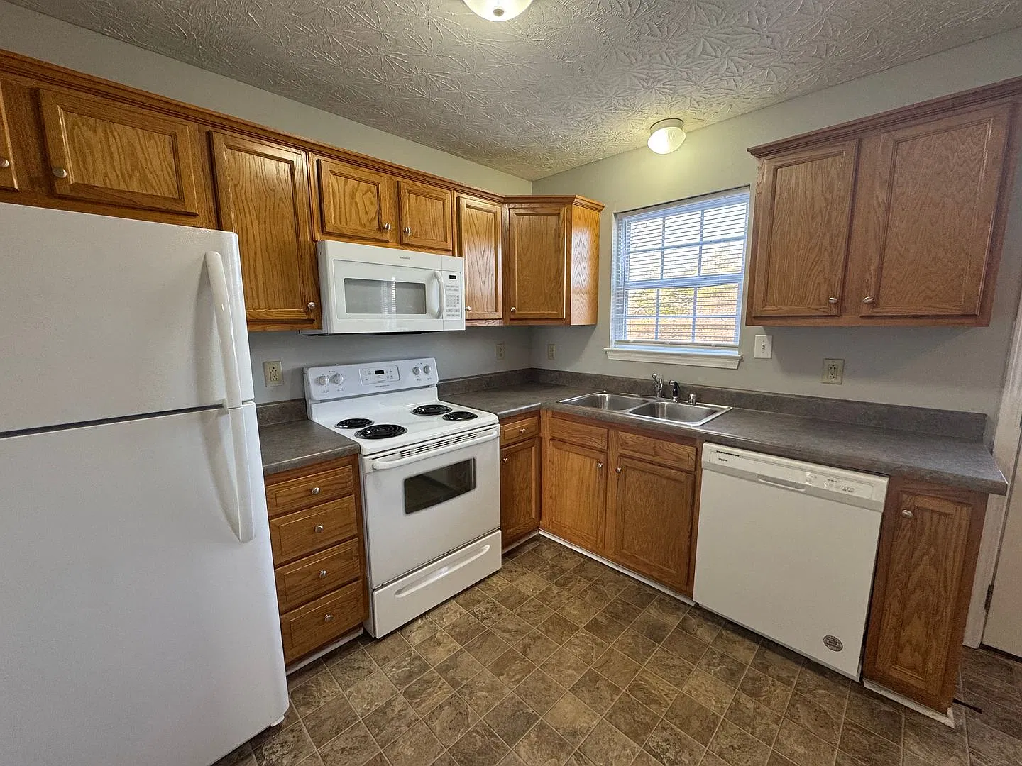 161 Coachman Court — Photo 3