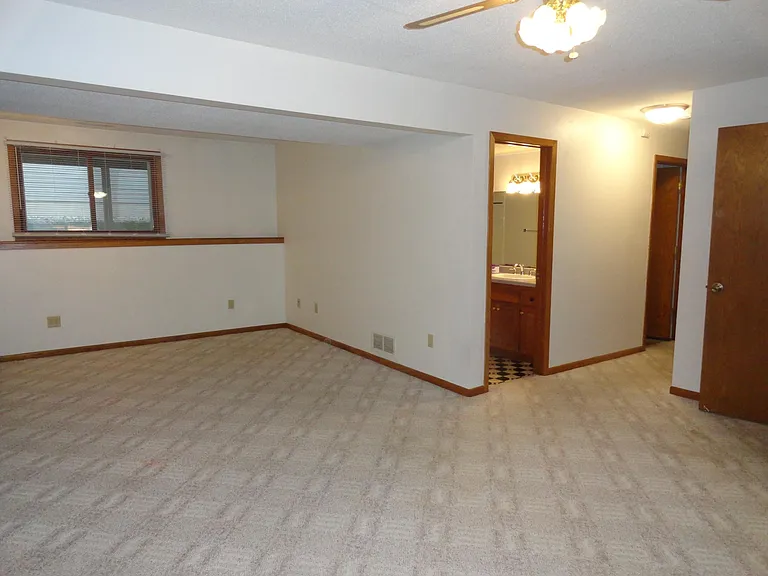 1852 Evergreen Dr NW — Photo 24