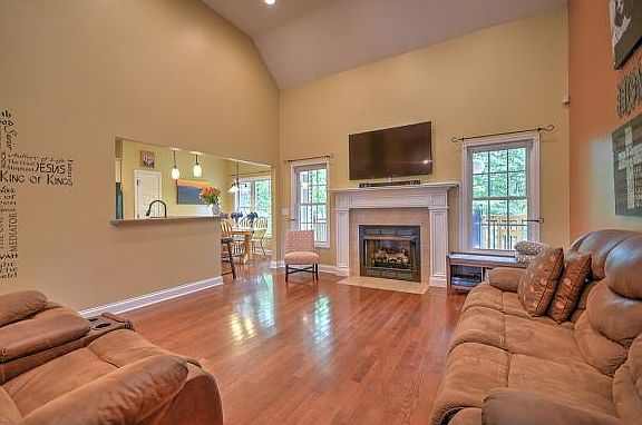 5th image of 97 Lake Meadow Dr