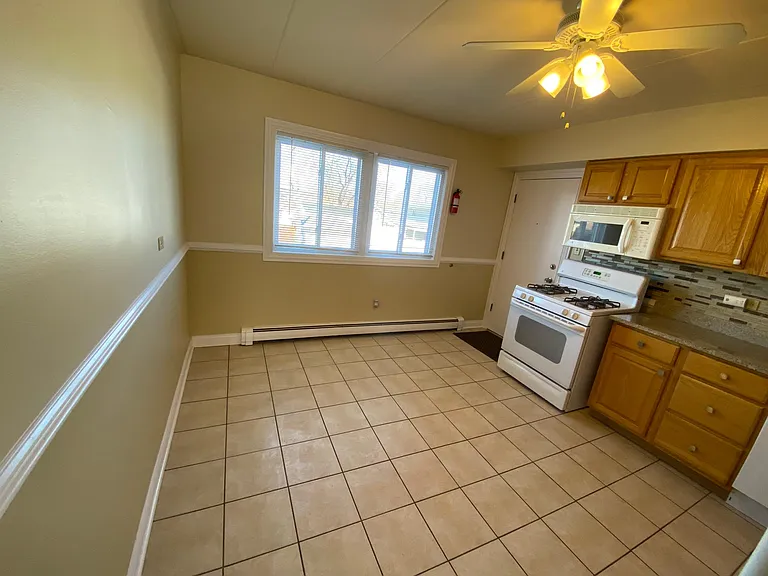 Eat in Kitchen with Windows