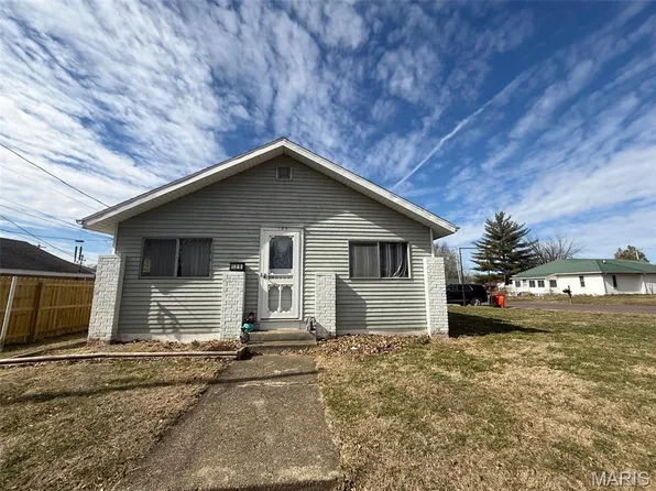 129 N Hudson St, Vandalia, IL 62471