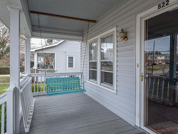 3rd image of 822 Virginia Ave