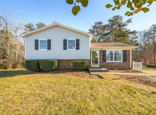 2679 River Ridge Rd, Pfafftown, NC 27040