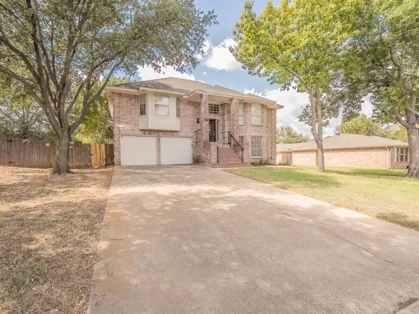607 Reeves Ln, Kennedale, TX 76060