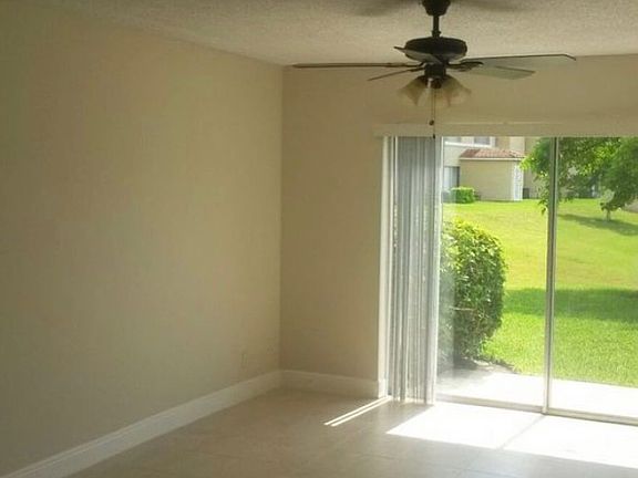 2nd image of 925 Twin Lakes Dr #3-B
