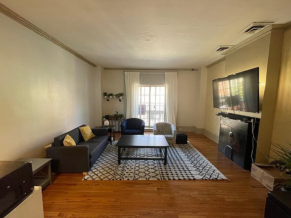 2nd image of 1613 E Passyunk Ave #2