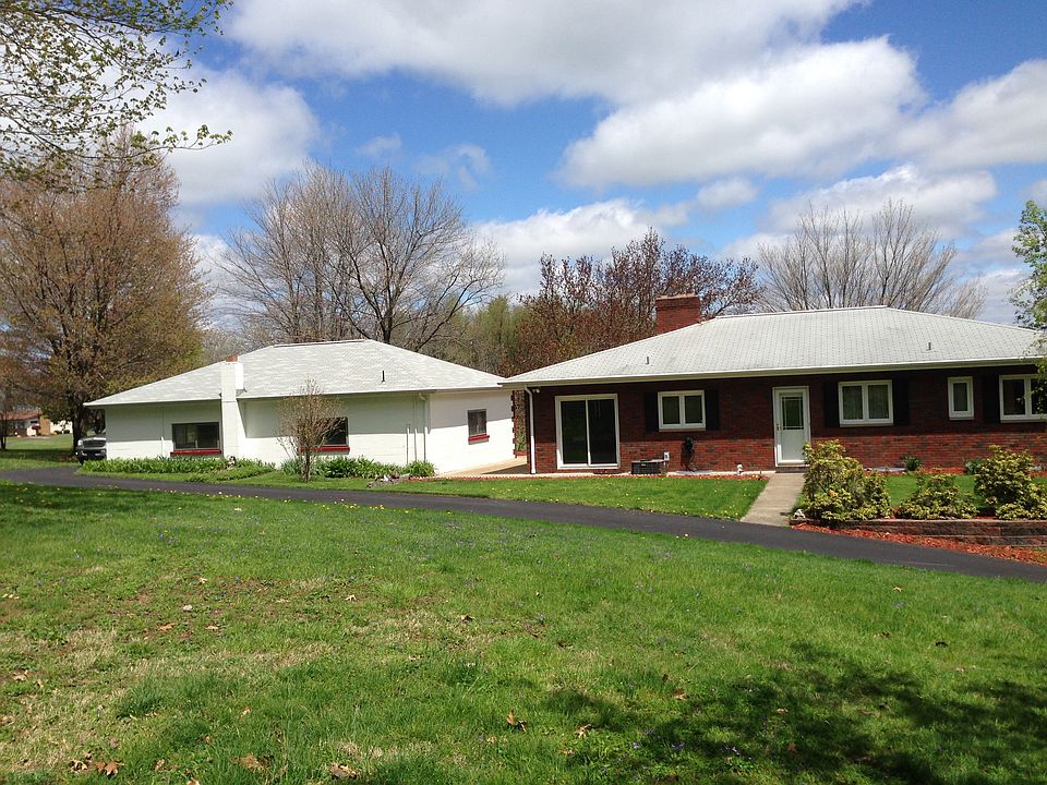 bk of garage, circular drive