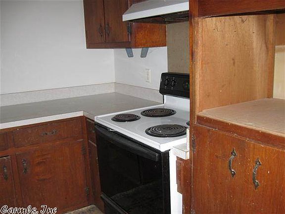 5th image of 21 Algonquin Cir