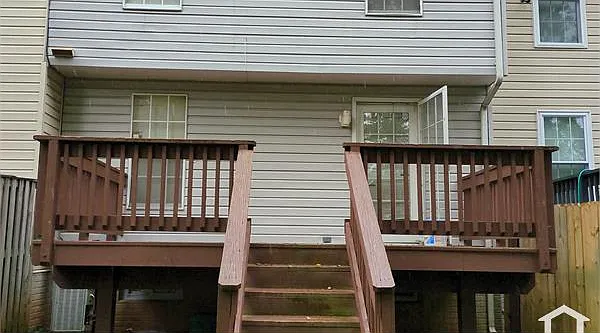 3 bed, 1250 sqft, $2,500 — Photo 3
