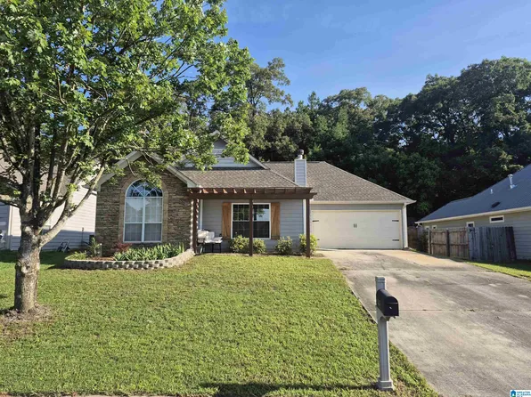 441 Summerchase Dr, Calera, AL 35040