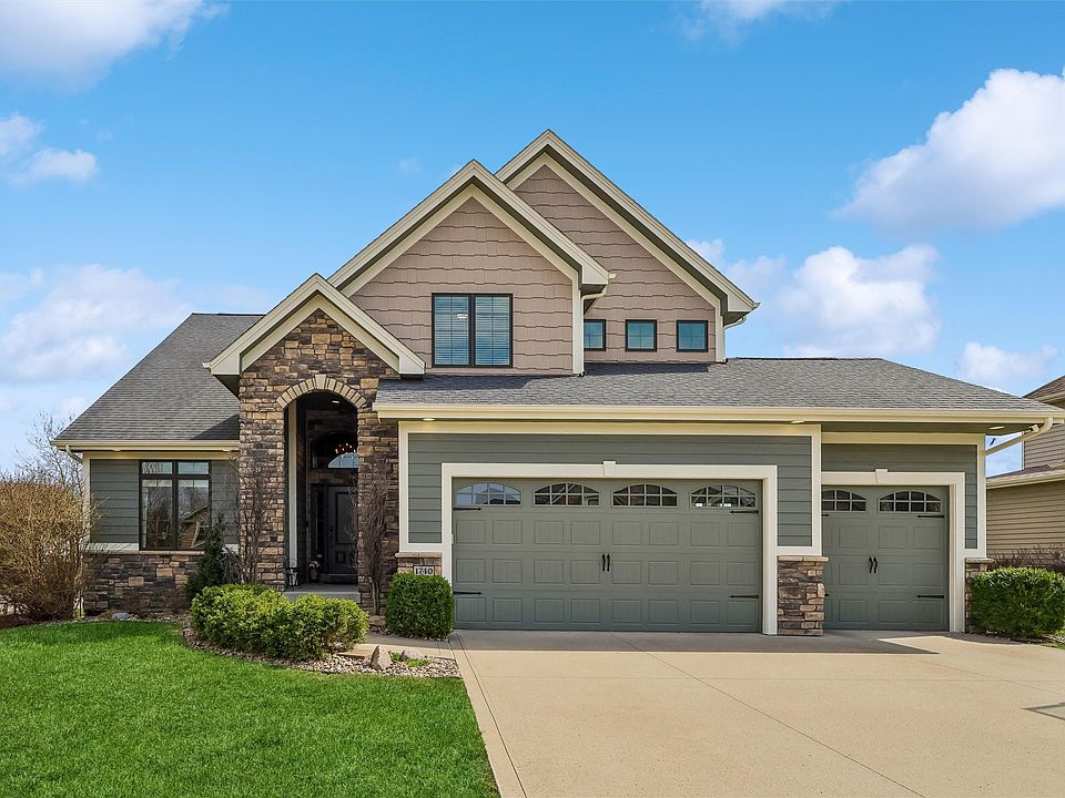 1st image of 1740 SE Hawthorne Ridge Dr