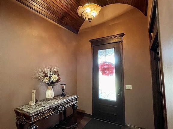 3rd image of 3901 Chesterfield Pl