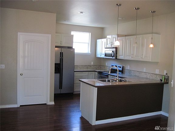 3rd image of 322 W G St