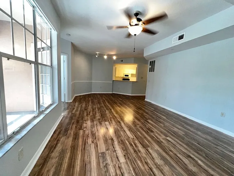 5554 Metrowest Blvd #4 — Photo 8