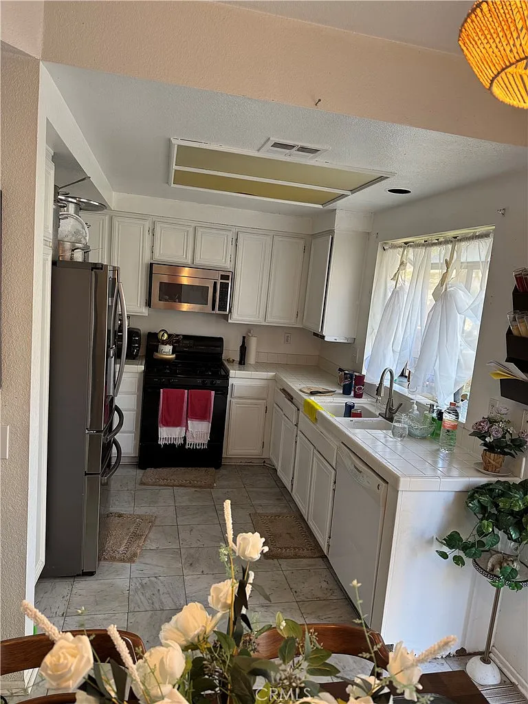 3 bed, 2.5 bath, 1538 sqft, $3,000 — Photo 4