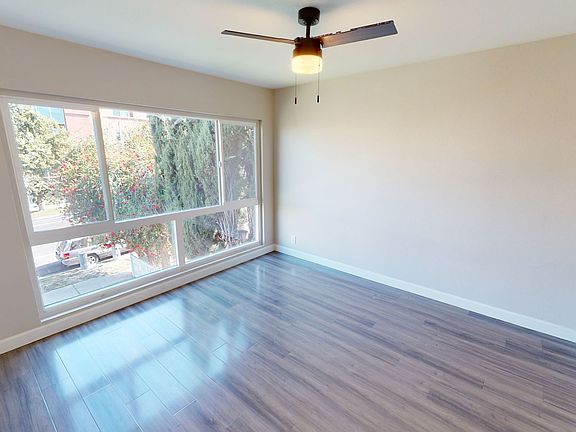 3rd image of 4114 Rosewood Ave #1
