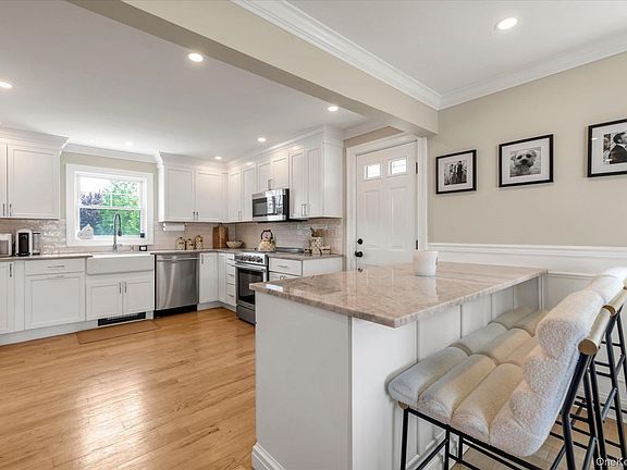 5th image of 105 Ocean Avenue