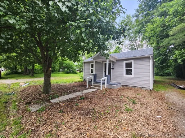 967 N 2nd Street, Austin, IN 47102