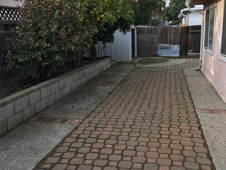 571 Gridley St — Photo 11