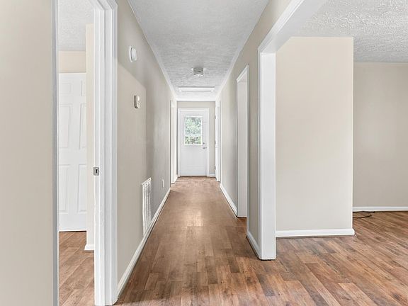 3rd image of 208 Mill St