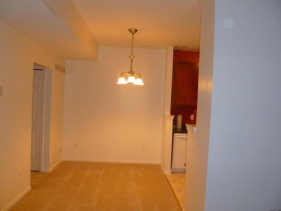 4th image of 600 Superior Pkwy Unit 323