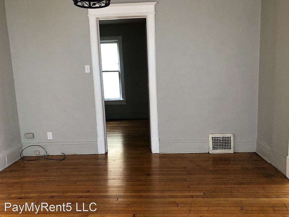 2nd image of 3027-29 N Holton St