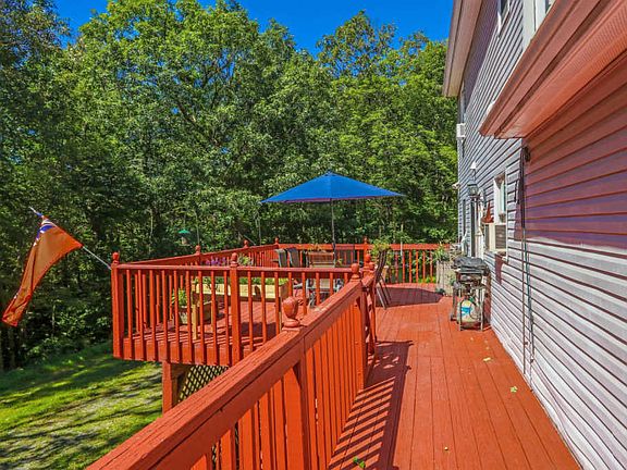 4th image of 277 Rock Ledge Dr