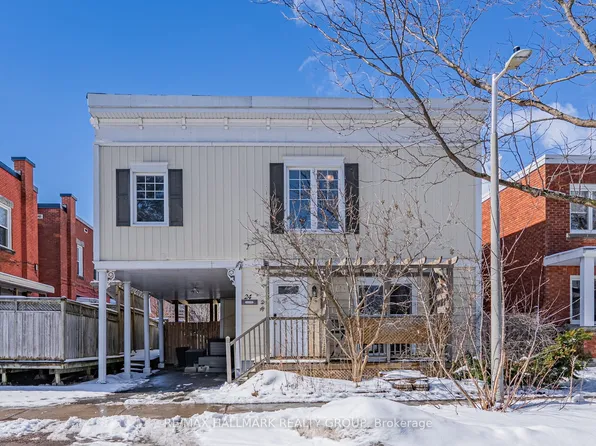 24 Patro St, Ottawa, ON K1N 8B1
