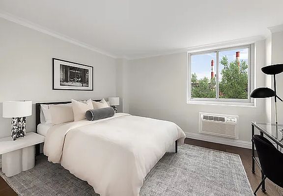 5th image of 625 Main St APT 630