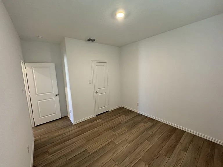 1105 Daffodil St — Photo 10