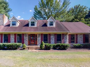 102 Applevalley Rd, Lebanon, TN 37087