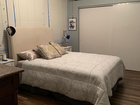 5th image of 1111 S Peters St APT 301