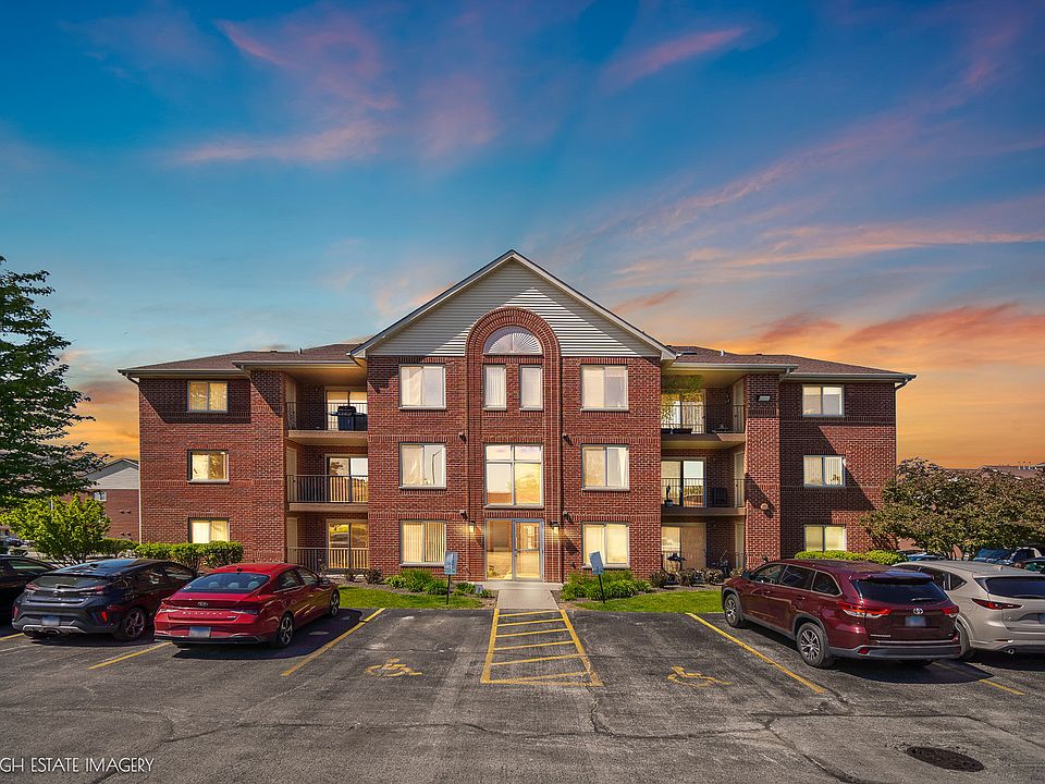1st image of 6975 Heritage Cir APT 1A