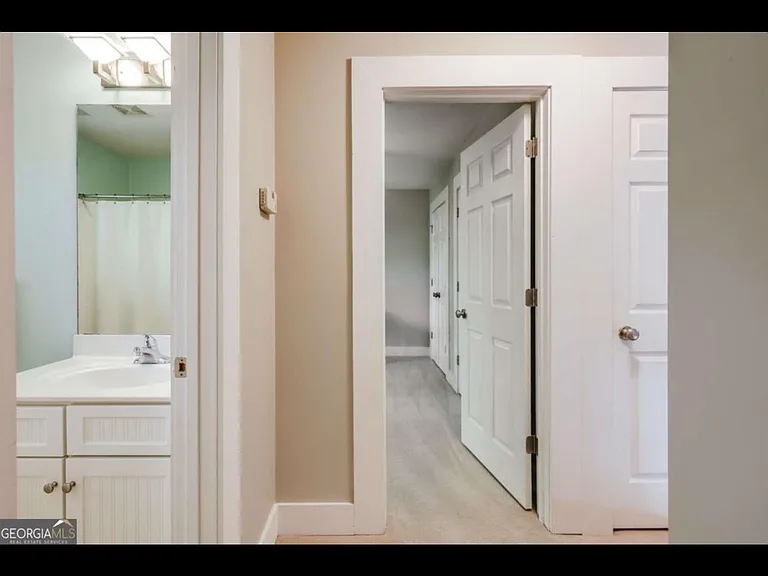90 Hart Ave — Photo 27