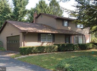 2306 Beacon Hill Rd, Lancaster, PA 17601