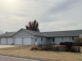 780 Plum Ave, Windom, MN 56101
