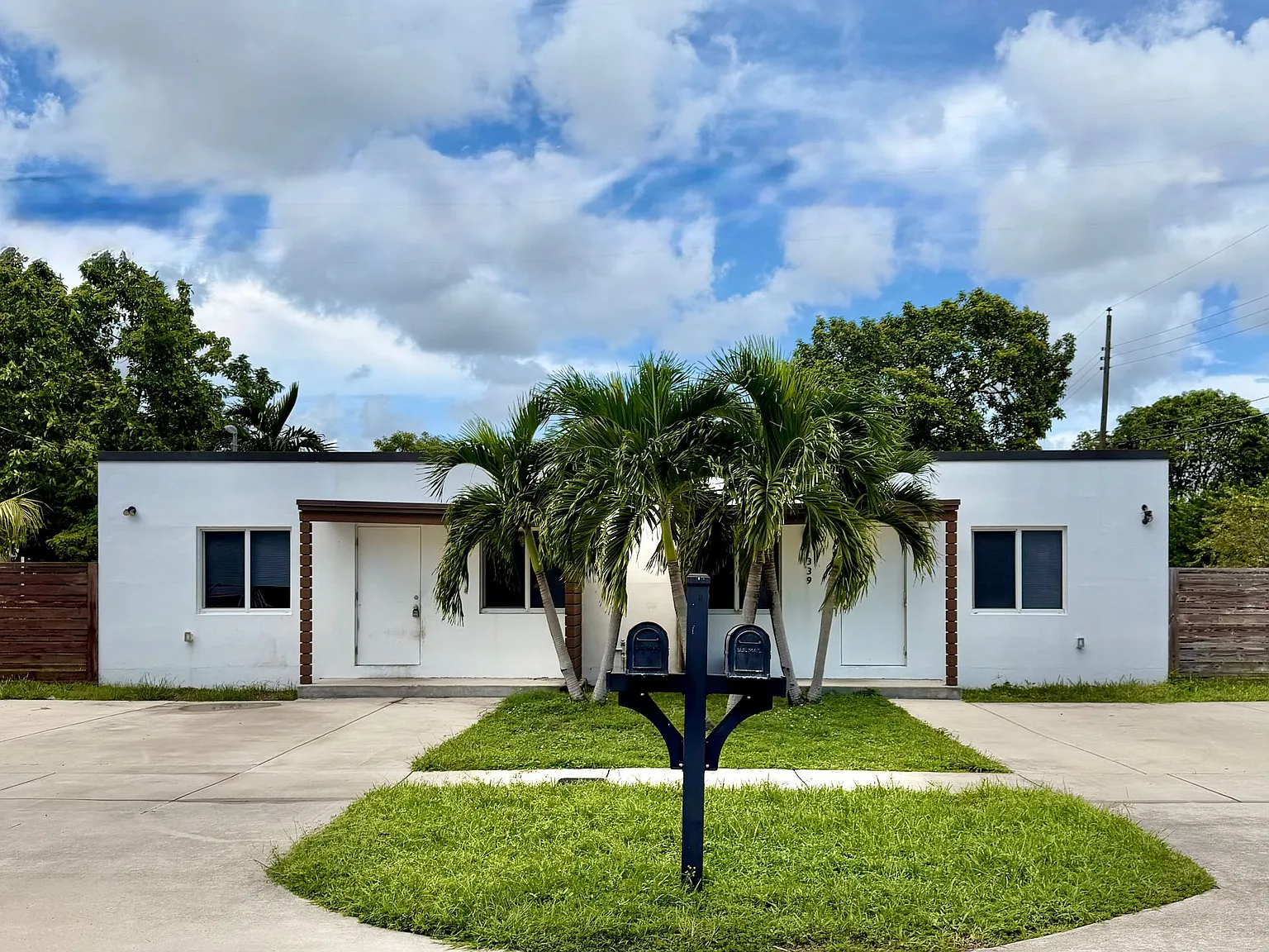 New Construction 2 Bedroom/ 2 Bathroom Duplex with Private Yard and Driveway — Photo 1