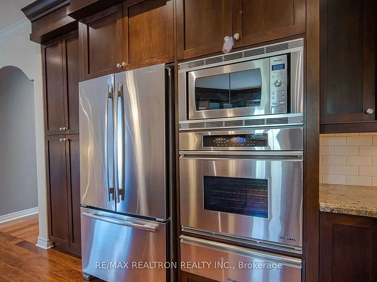 18 Ravine Edge Dr — Photo 8