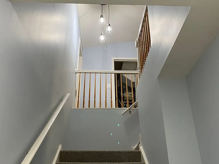 979 Kensington Dr — Photo 7