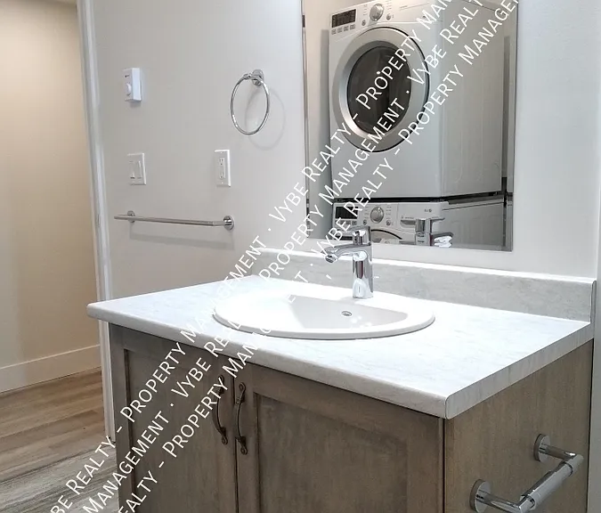 2248 Gladwin Rd #BASEMENT — Photo 3