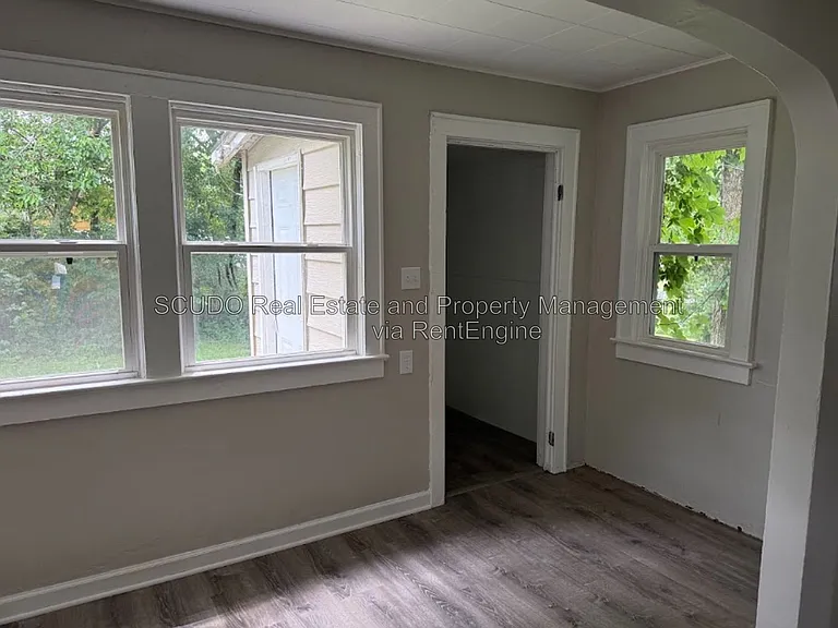 2723 Lathrop Ave — Photo 8