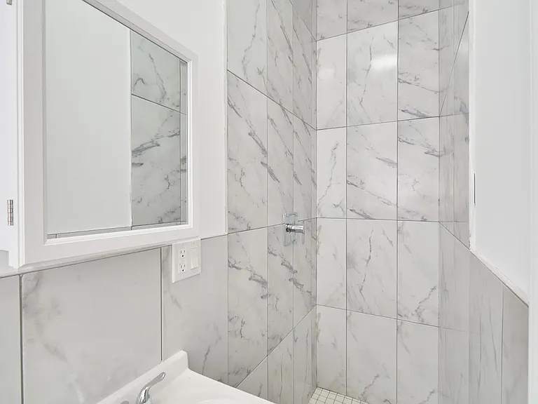 153 Norfolk St #1D — Photo 3
