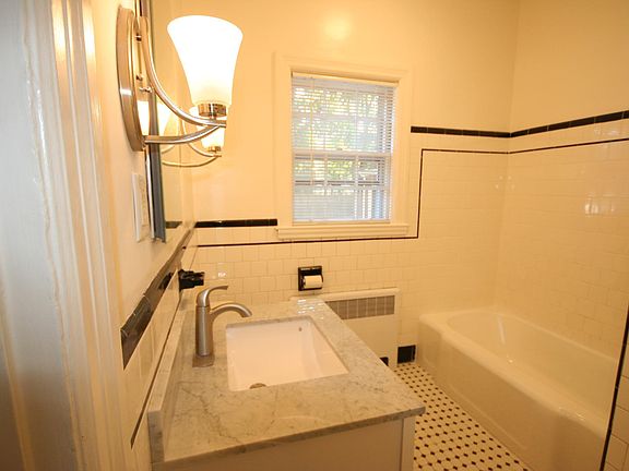 5th image of 1582 Westminster St APT 3
