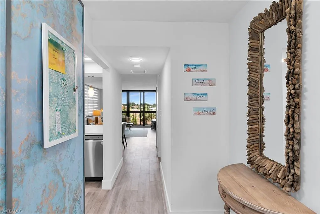 2 bed, 2.0 bath, 1074 sqft, $7,000 — Photo 4