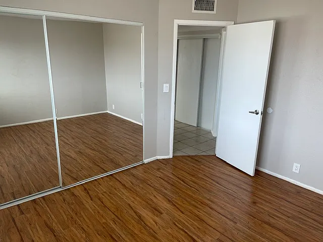 2070 Sahara Dr — Photo 11