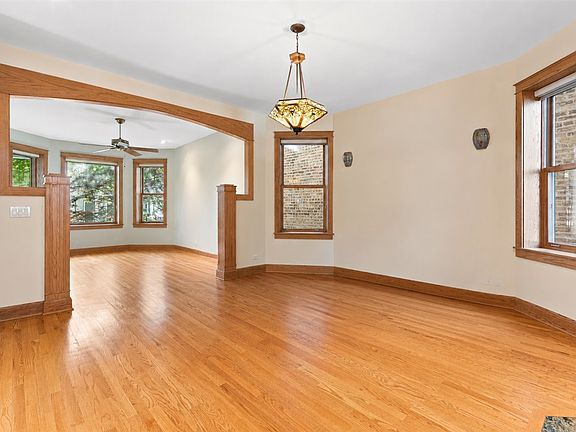 3rd image of 4724 N Artesian Ave